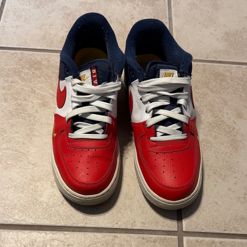 Nike Kids Red, White & Navy Low-Top Sneakers with Gold Swoosh Detail